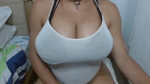 Snapshot of sofiabigtitsts chatting on 10-22-25, 11:59 sofi online show from 10-22-25, 11:59