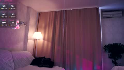 Hi My name is Sofia Welcome to my room Please thumbs up - its important online show from 03-07-25, 08:34