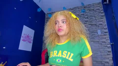 sofiacastillo01 online show from 02-14-25, 03:36