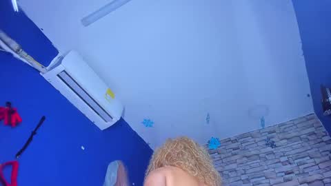 sofiacastillo01 online show from 03-10-25, 06:56