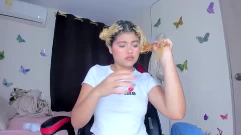 sofiacastillo01 online show from 09-21-25, 01:35