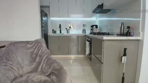 Snapshot of sofiadamon chatting on 11-04-25, 07:46 Sofa Damon SCORE Girl online show from 11-04-25, 07:46