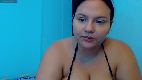 Snapshot of sofiamooon_ chatting on 12-21-25, 12:51 sofiamooon_ online show from 12-21-25, 12:51