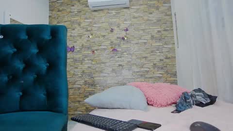 Snapshot of sofianena chatting on 01-19-25, 06:42 love online show from 01-19-25, 06:42
