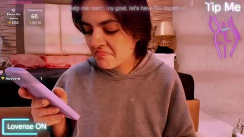 Sofi - next broadcast today 1030pm Colombia time online show from 09-15-25, 10:10