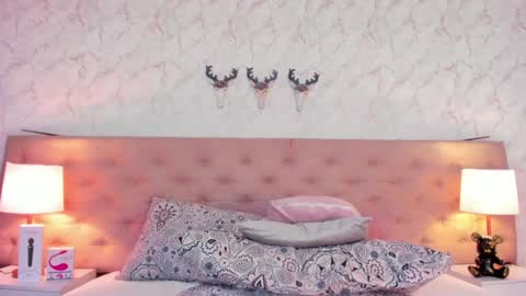 SofiaReyees online show from 01-07-25, 04:37