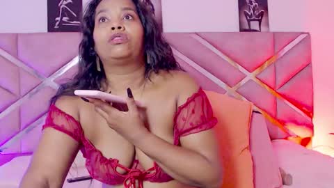 Snapshot of sofiarou chatting on 10-29-25, 12:46 Sofia online show from 10-29-25, 12:46