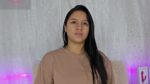 Snapshot of sofiaxmiller chatting on 01-21-25, 07:06 Danna Sofia online show from 01-21-25, 07:06