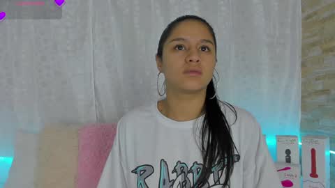 Snapshot of sofiaxmiller chatting on 02-26-25, 01:11 Danna Sofia online show from 02-26-25, 01:11