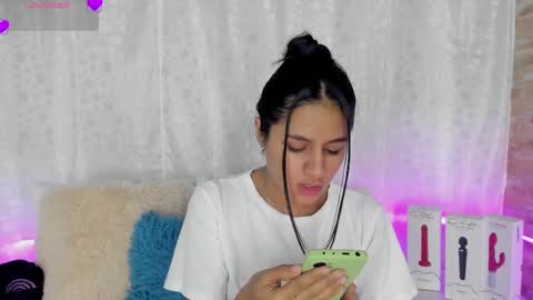 Snapshot of sofiaxmiller chatting on 03-02-25, 10:48 Danna Sofia online show from 03-02-25, 10:48