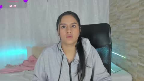 Snapshot of sofiaxmiller chatting on 03-12-25, 04:08 Danna Sofia online show from 03-12-25, 04:08