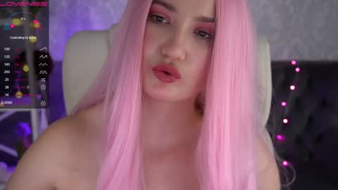 Snapshot of sofiebloom chatting on 12-08-24, 09:52 Sofie online show from 12-08-24, 09:52