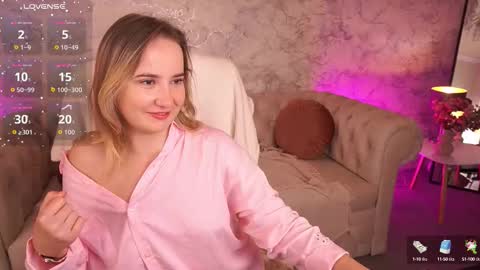 Snapshot of sofiebloom chatting on 10-04-25, 11:36 Sofie online show from 10-04-25, 11:36