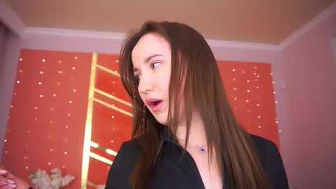 Snapshot of sofiebloom chatting on 02-15-26, 05:09 Sofie online show from 02-15-26, 05:09