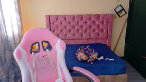 Snapshot of sofii_cute01 chatting on 01-19-26, 02:21 sofii_cute01 online show from 01-19-26, 02:21