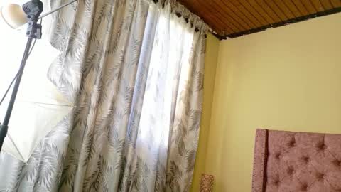 Snapshot of sofii_cute01 chatting on 02-21-26, 12:28 sofii_cute01 online show from 02-21-26, 12:28