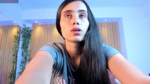 Snapshot of sofiia_palacioss chatting on 12-01-25, 06:02 Sofiia Everyday From 1400 to 2200 Col Time online show from 12-01-25, 06:02