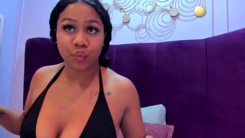 sofiifox online show from 11-20-25, 07:35