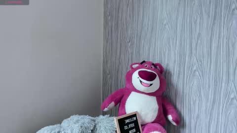 Snapshot of sofiii_03 chatting on 02-13-26, 07:43 SOFIA online show from 02-13-26, 07:43