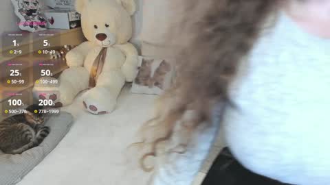 Snapshot of soft_purr_kitty chatting on 12-03-24, 07:44 Mia online show from 12-03-24, 07:44