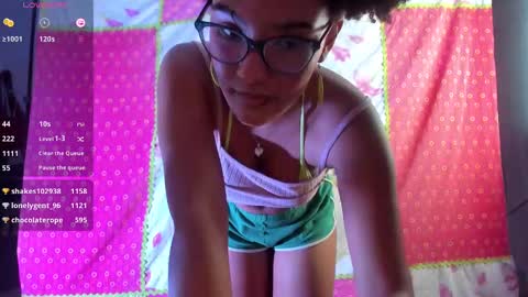 Snapshot of softbby123 chatting on 12-10-24, 01:43 Chloe Kiwi online show from 12-10-24, 01:43