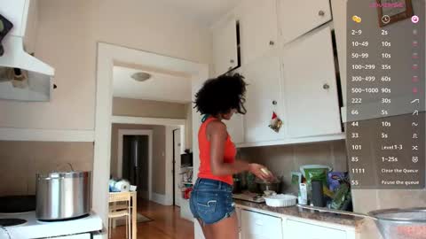 Snapshot of softbby123 chatting on 09-09-25, 06:40 Chloe Kiwi online show from 09-09-25, 06:40