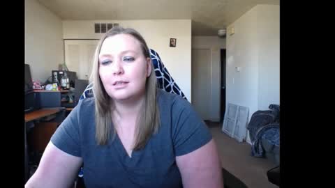 Snapshot of softerpeaches chatting on 01-02-25, 07:51 Rose online show from 01-02-25, 07:51