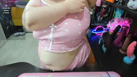 Sofie online show from 12-18-25, 03:12