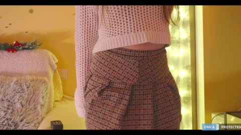 Lisa  online at  .11 from about utc online show from 12-15-24, 03:42