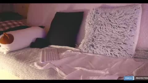 Lisa  online at  .11 from about utc online show from 02-18-25, 08:03