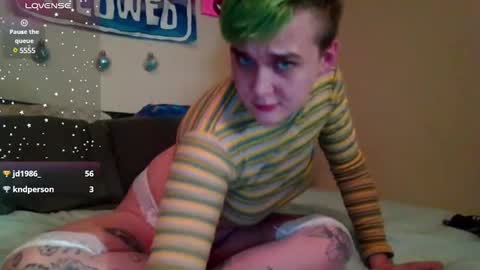 Snapshot of softtboyfriend chatting on 12-19-24, 01:28 Day online show from 12-19-24, 01:28