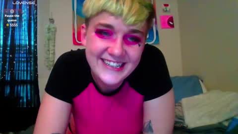 Snapshot of softtboyfriend chatting on 03-12-25, 09:45 Day online show from 03-12-25, 09:45