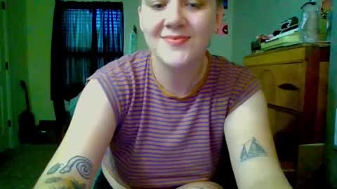 Snapshot of softtboyfriend chatting on 09-08-25, 09:25 Day online show from 09-08-25, 09:25