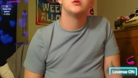 Snapshot of softtboyfriend chatting on 09-15-25, 01:27 Day online show from 09-15-25, 01:27