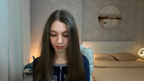 Kelly online show from 09-18-25, 03:58