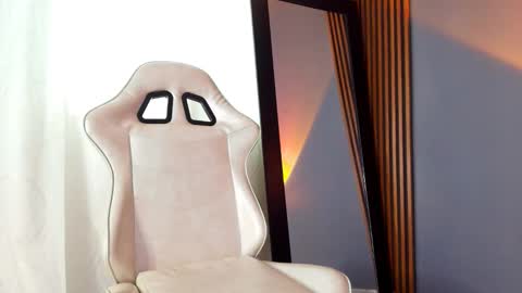 sofy west online show from 11-23-25, 01:27