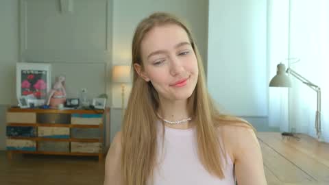 Bella online show from 02-08-25, 11:01