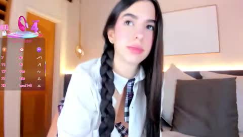 Sol Avelar online show from 10-23-25, 03:50