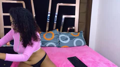 Snapshot of solevanss chatting on 10-27-25, 03:05 Sol Evans online show from 10-27-25, 03:05