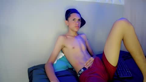 Snapshot of sombra_18 chatting on 07-30-26, 07:35 ESTEBAN online show from 07-30-26, 07:35