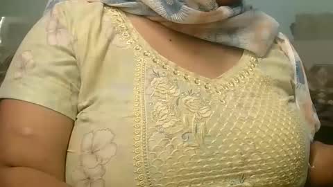 Snapshot of soni88888 chatting on 03-09-25, 07:56 soni88888 online show from 03-09-25, 07:56