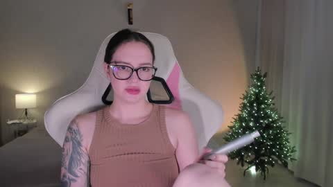 sonia_moon_ online show from 12-11-24, 04:39