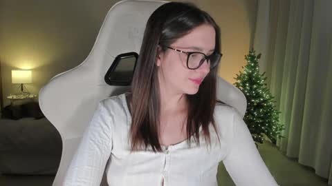 sonia_moon_ online show from 12-21-24, 05:47