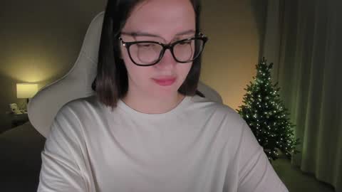 sonia_moon_ online show from 12-28-24, 04:19