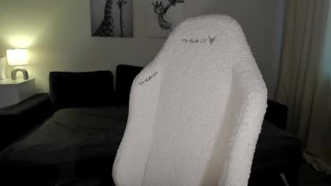 sonia_moon_ online show from 03-06-25, 05:24