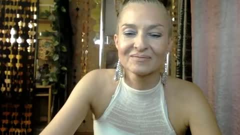 Snapshot of soniadance chatting on 07-04-26, 02:01 Sonia online show from 07-04-26, 02:01