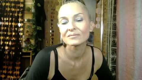 Snapshot of soniadance chatting on 07-10-26, 02:19 Sonia online show from 07-10-26, 02:19