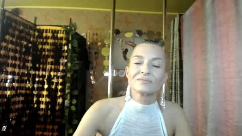 Snapshot of soniadance chatting on 07-28-26, 01:43 Sonia online show from 07-28-26, 01:43