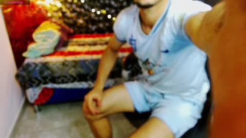 Snapshot of sonicj25_ chatting on 01-10-25, 04:01 SONIC online show from 01-10-25, 04:01