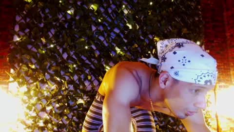 Snapshot of sonicj25_ chatting on 01-11-25, 10:29 SONIC online show from 01-11-25, 10:29